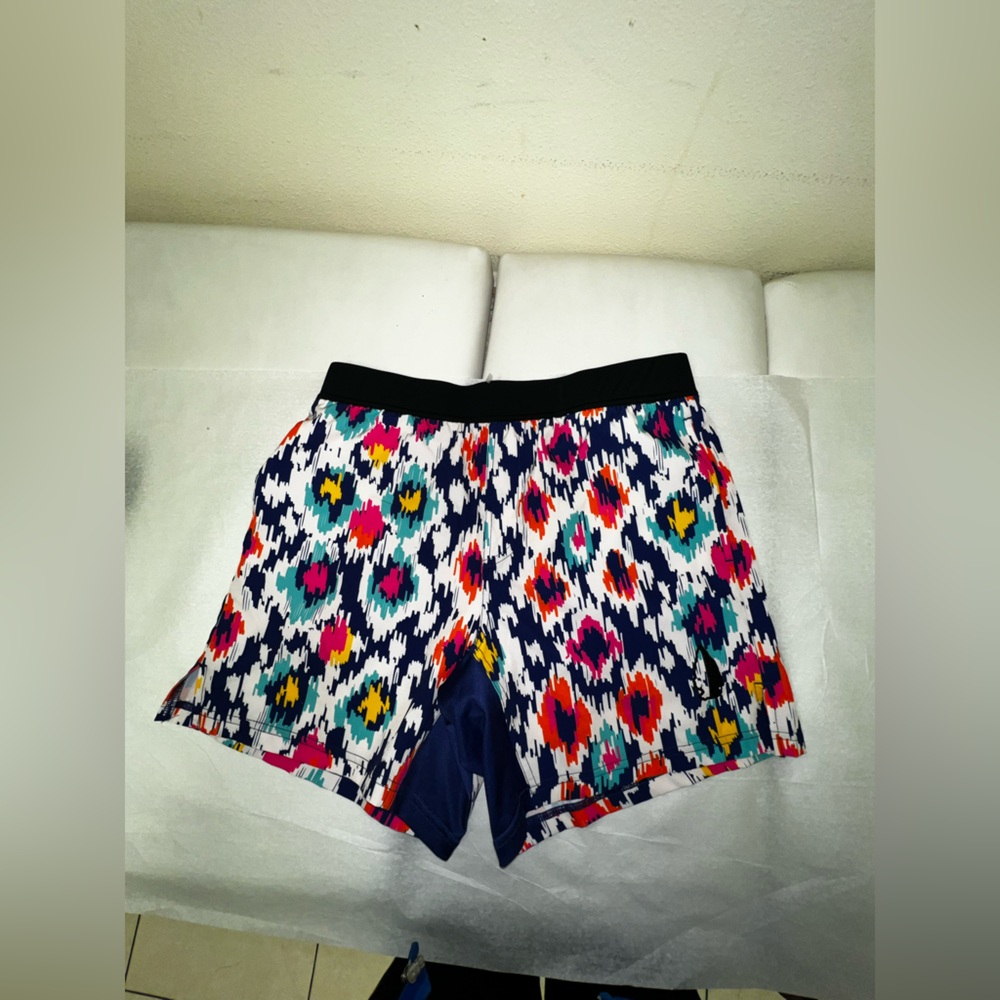 Tachuntfish Women's V2 Athletic Shorts - Tezca size Medium